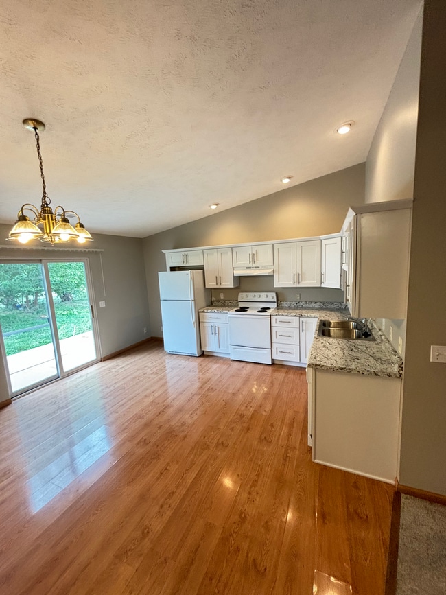 Building Photo - **$300 Off Move In Special** Spacious 3 Be... Rental