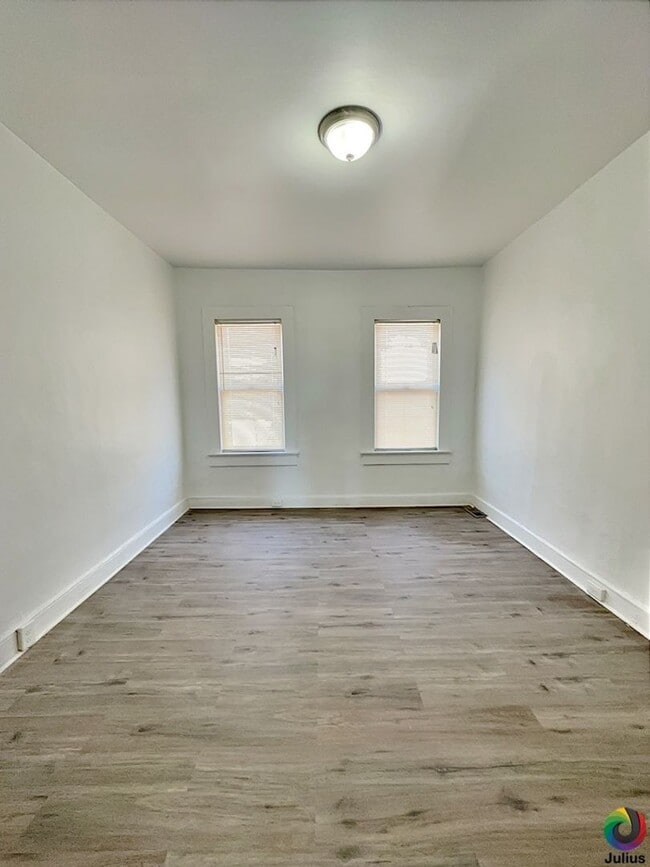 Photo - 911 N Rose St