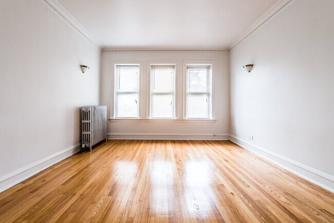 Photo - 7955 S Calumet Ave