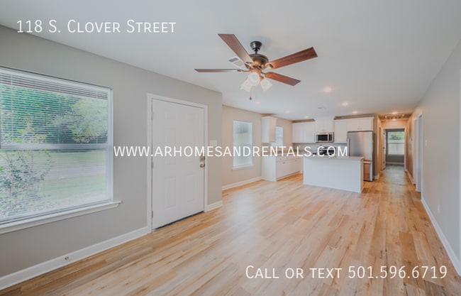 Photo - 118 S Clover St