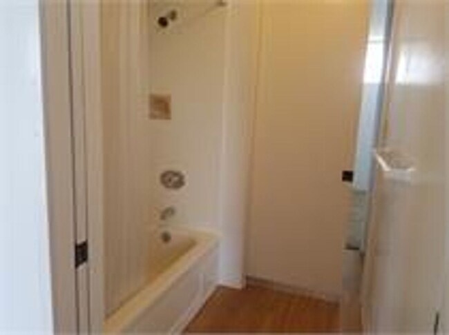 Photo - Beautiful golf course views from this Salt Lake - Moanalua condo! Unit 1604