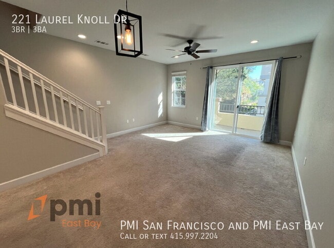 Photo - 221 Laurel Knoll Dr