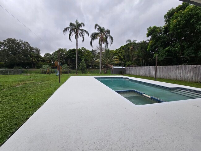 Photo - 840 NW 48th Ave