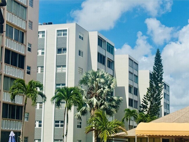 Photo - 420 NE 12th Ave Unidad 502
