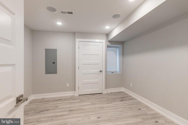 Photo - 2550 N Howard St Unit 1