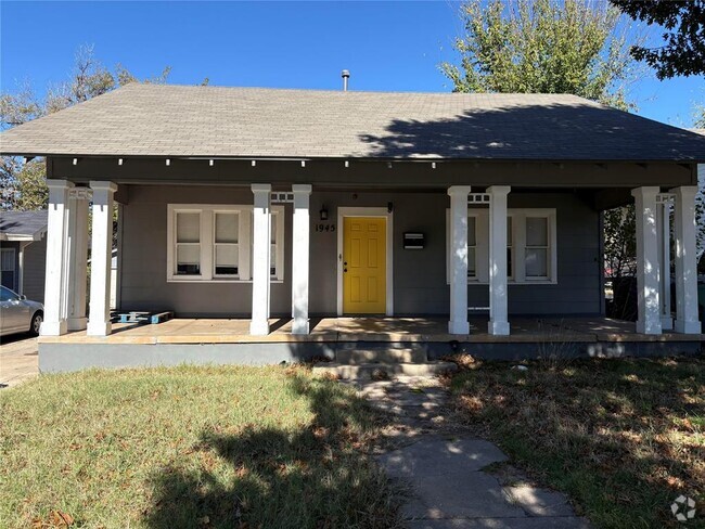 Building Photo - 1945 W Park Pl Rental