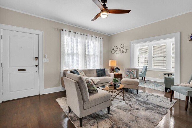 Photo - 403 E 50th St