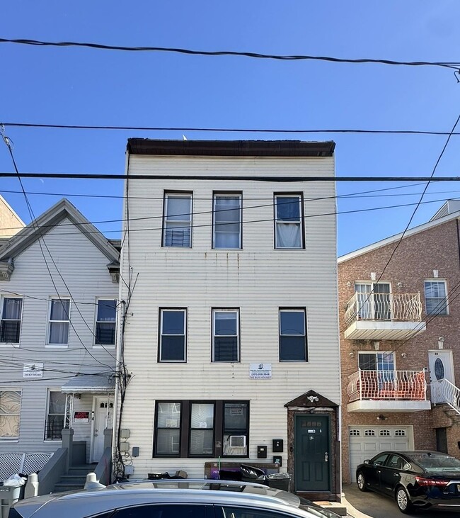 Building Photo - 62 Wales Ave Unit 2