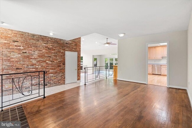 Photo - 7504 Radnor Rd