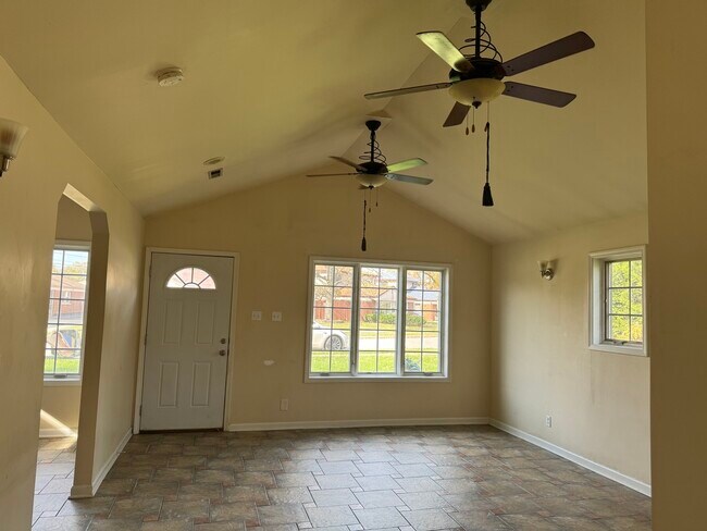 Photo - 11749 S Sacramento Dr