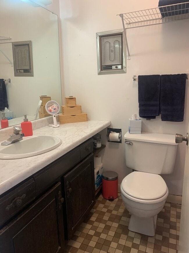 1305 E 1st St Unit 102