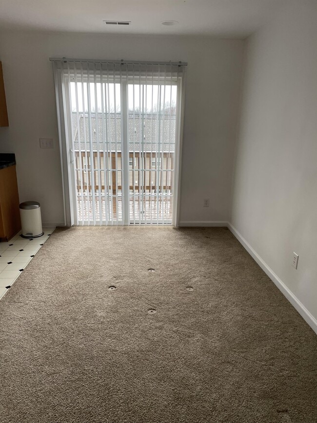 Photo - 115 Hartford Ct