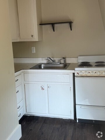Building Photo - 12 Pleasant St Unit 9 Rental