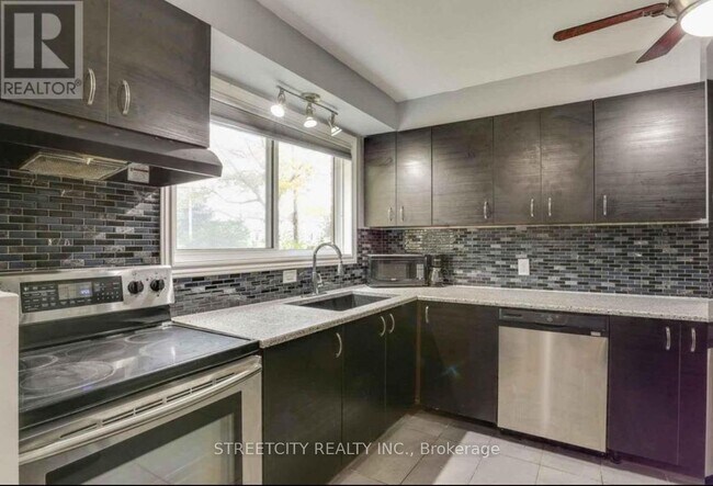 Photo - 1337 Victoria Dr