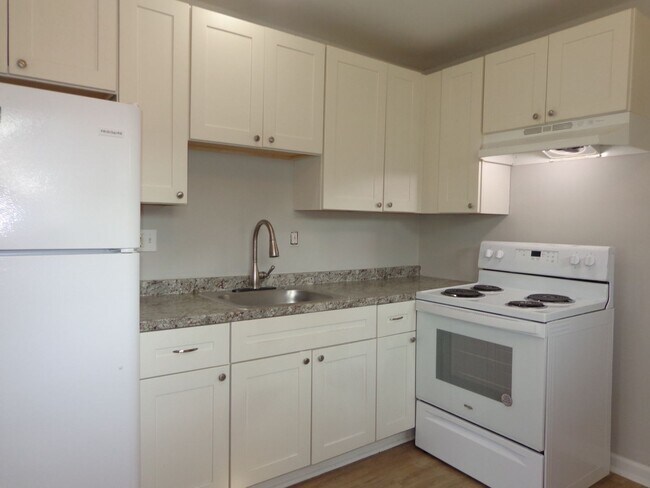 Photo - Thompson7934 Unit B