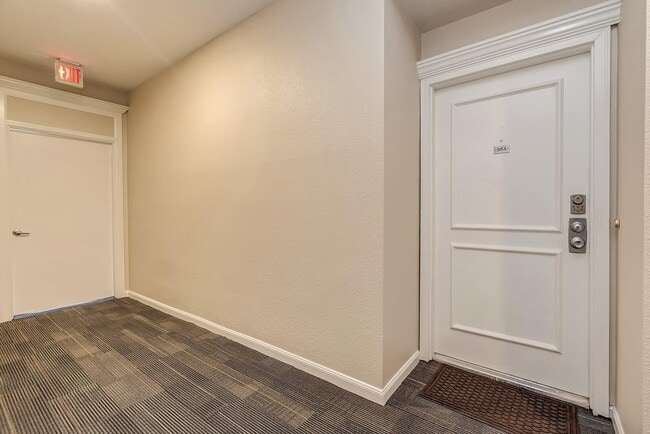 Photo - 2425 Underwood St Unit 353