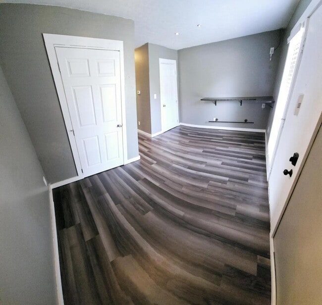 Photo - 647 Villa Rd