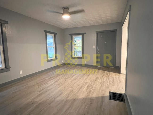 424 Shoop Ave