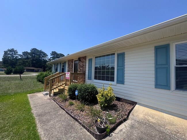 Building Photo - 7363 Hyannis Dr