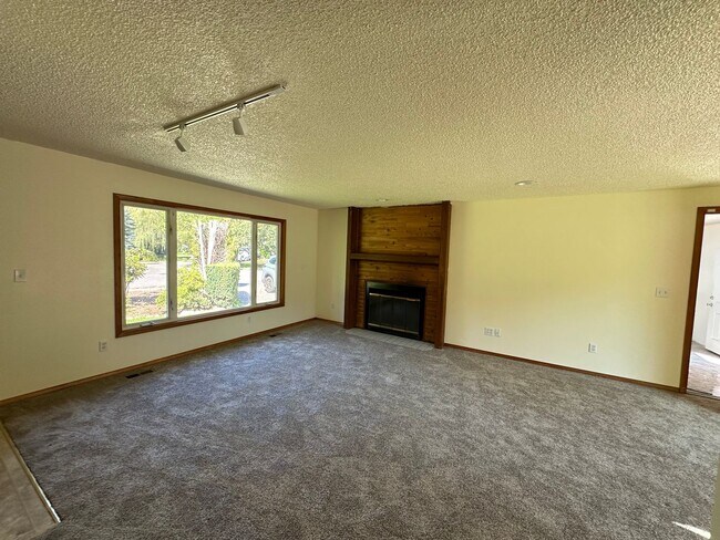 Photo - Welcome to this charming 3 bedroom, 2 bathroom home + Office + Large Shed + Mt Si View!