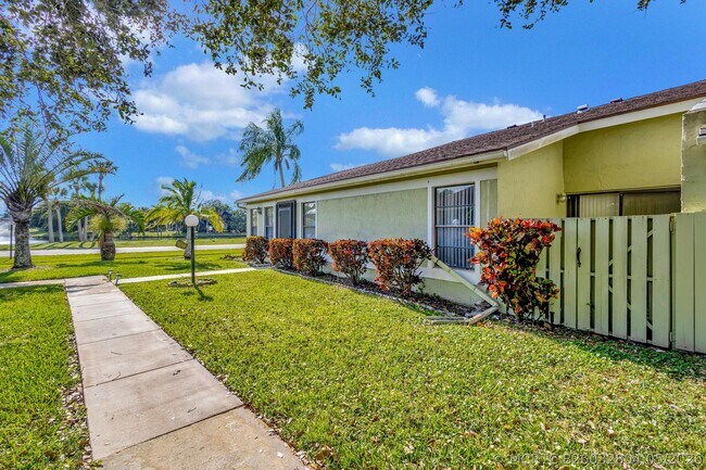 4385 Willow Brook Cir