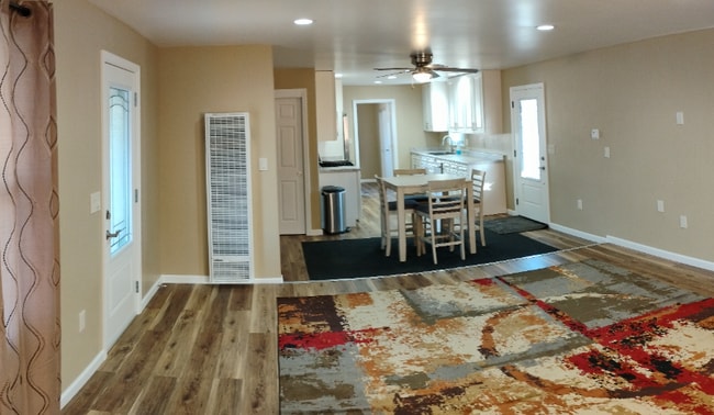 Photo - 158 N 6th St