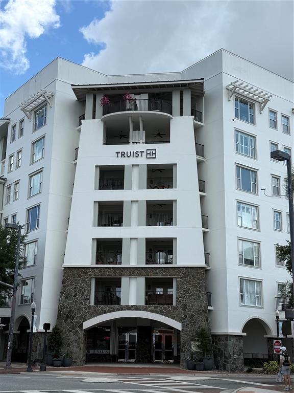 Building Photo - 2305 Edgewater Dr Unit 1704
