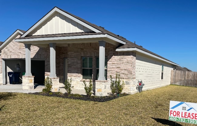 Photo - 1700 Robinson Dr