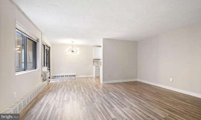 Photo - 2325 42nd St NW Unidad 420