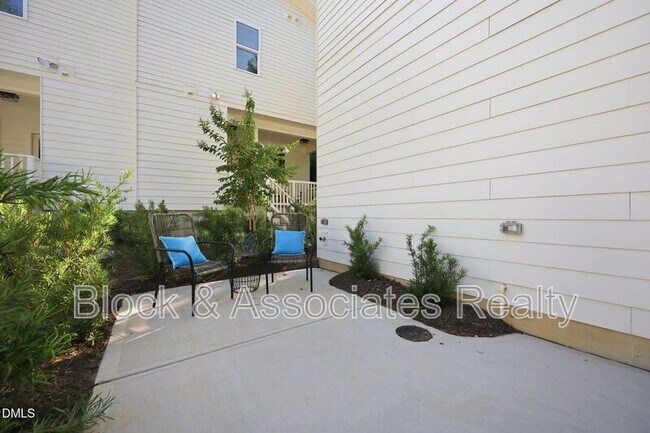 Photo - 2813 Wilcox Pl