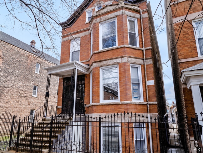 Building Photo - 2253 S Whipple St Unit GARDEN