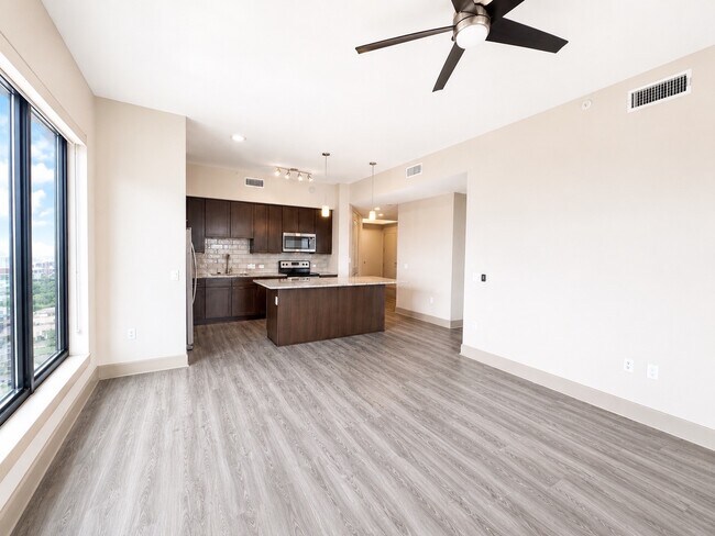 Photo - 9787 Katy Fwy Unit 1502