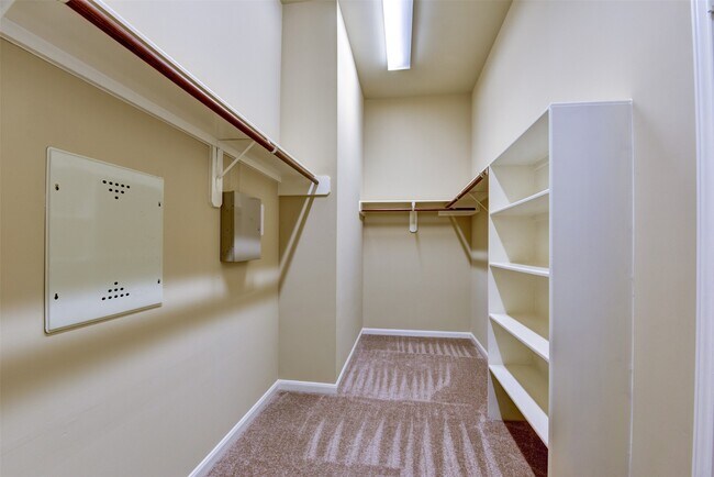 Photo - 5426 Linden Rose Ln