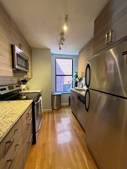 Photo - 40 St Botolph St Unit 28