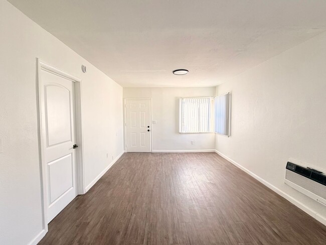 Photo - 10514 1/2 S. Vermont Ave.-