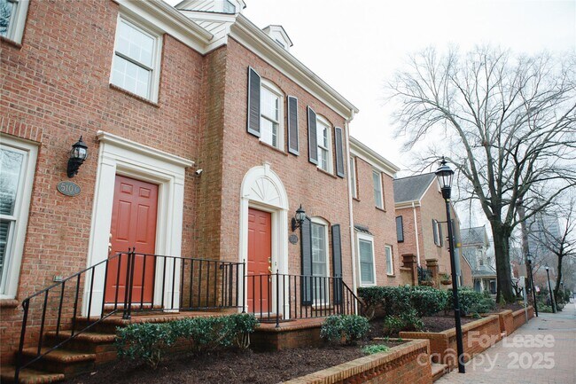 Photo - 510 N Poplar St