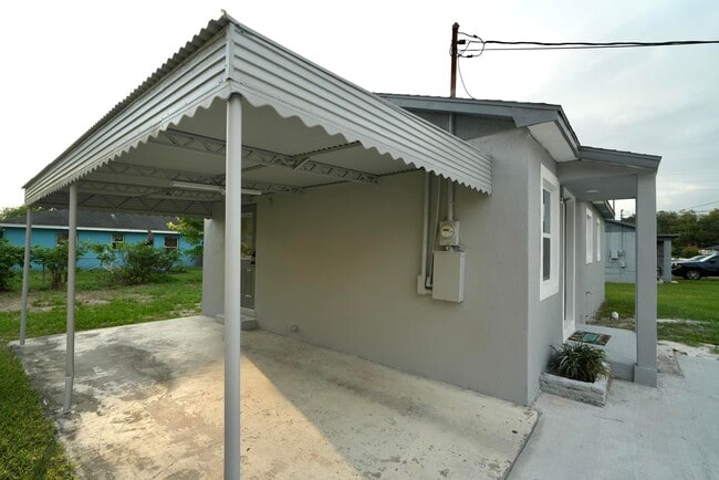 Photo - 885 Ruby Ave