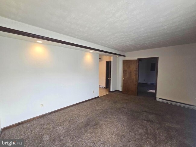 Building Photo - 7991 Williamsport Pike Unit 2