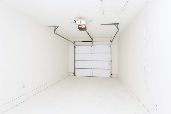 Photo - 10 Greenhaven Pl