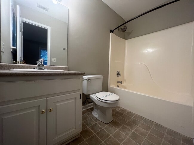 Photo - 2204 Gretels Hunt