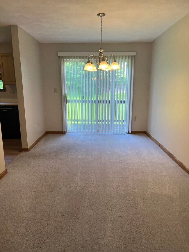 1112 Cranston Dr
