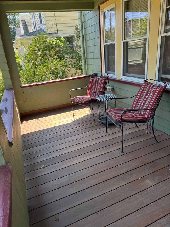 Front ProPorch - 41 Monument St Unit 1