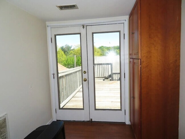 Photo - 1072 River St Unit 5