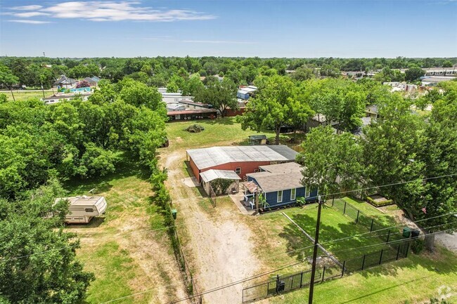 Building Photo - 9312 Redford Ave Rental