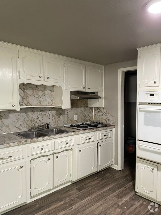 Building Photo - JC2-Arkoma Duplex Unit JC2-Texas Road Duplex Rental