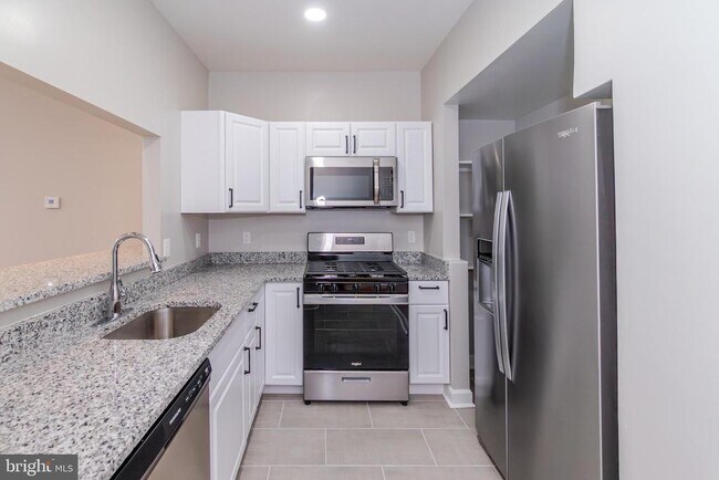 Photo - 1276 Glyndon Ave