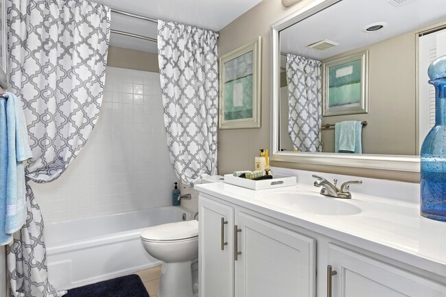 Photo - Versailles Apartments