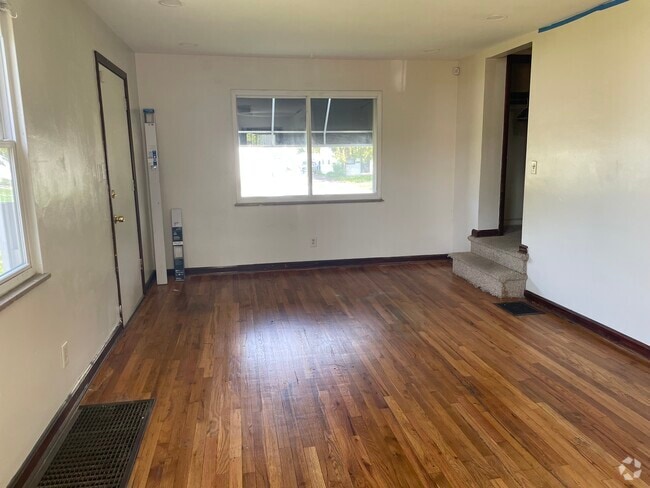 Building Photo - 1095 S James Rd Unit 1 Rental