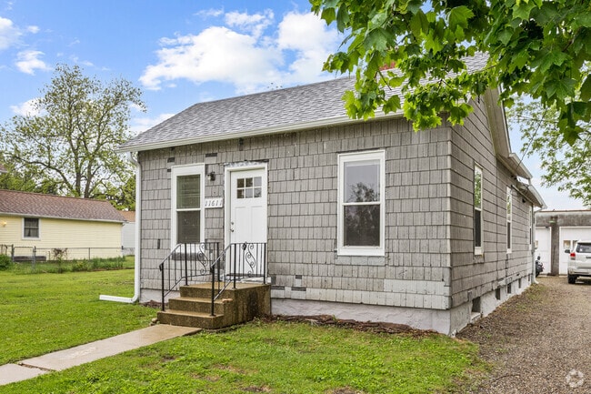 Building Photo - 11611 Maple Ave Rental