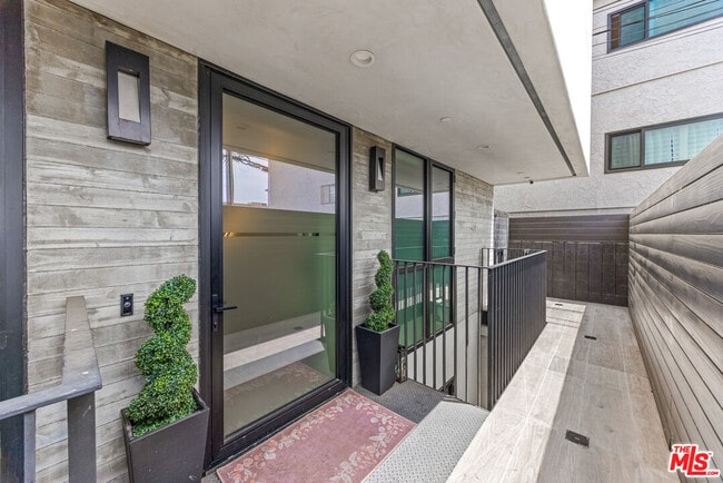 Photo - 1126 Broadway